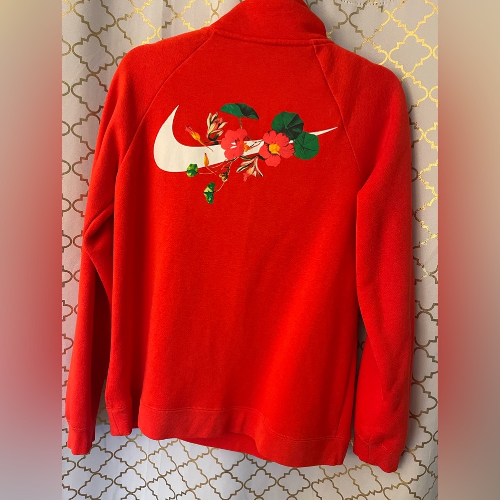 Nike sweatshirt